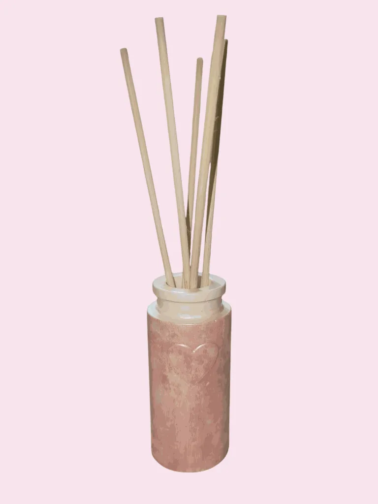 Vase tube rose batonnets.webp