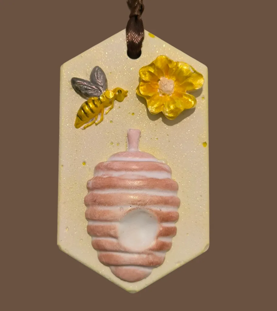 Suspension en platre ruche.webp