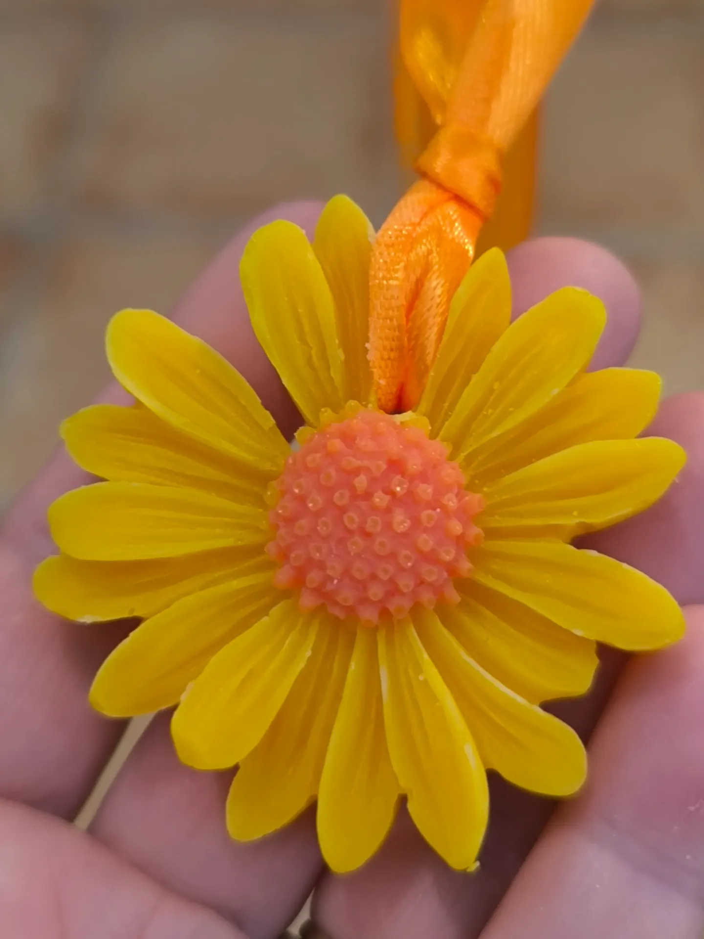 Suspensions parfumées "Marguerite" à l'adoucissant  (Jaune)